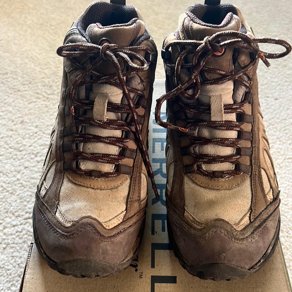 MERRELL Siren hiking boots - Size 8.5 Medium